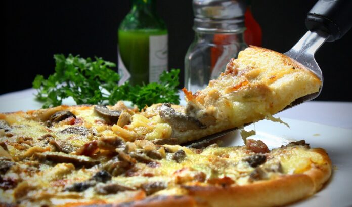 pizza-g14e8be528_1280-696×409