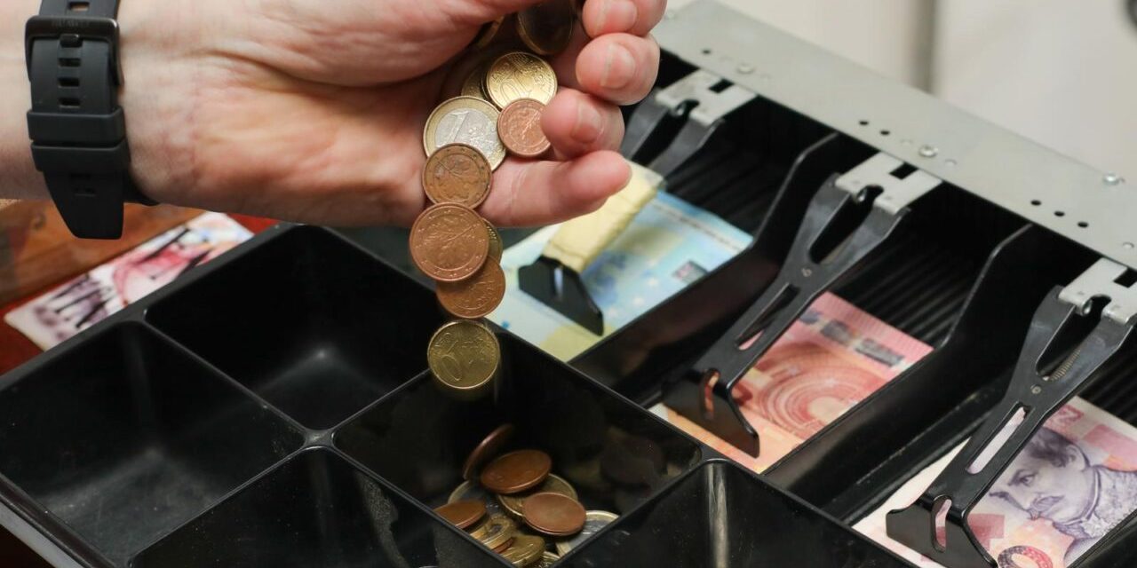 Tijekom prvih 14 dana nove 2023. godine, u blagajnama se nalaze i euri i kune