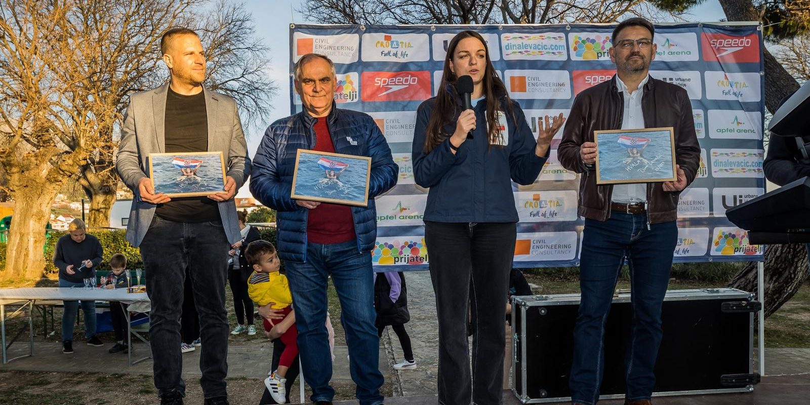 Svečani doček za Dinu Levačić u Mravincima