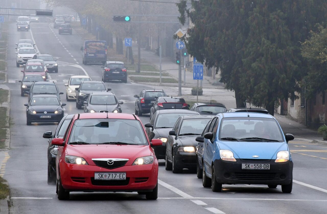 Od 1. studenog obvezna vožnja s upaljenim svjetlima