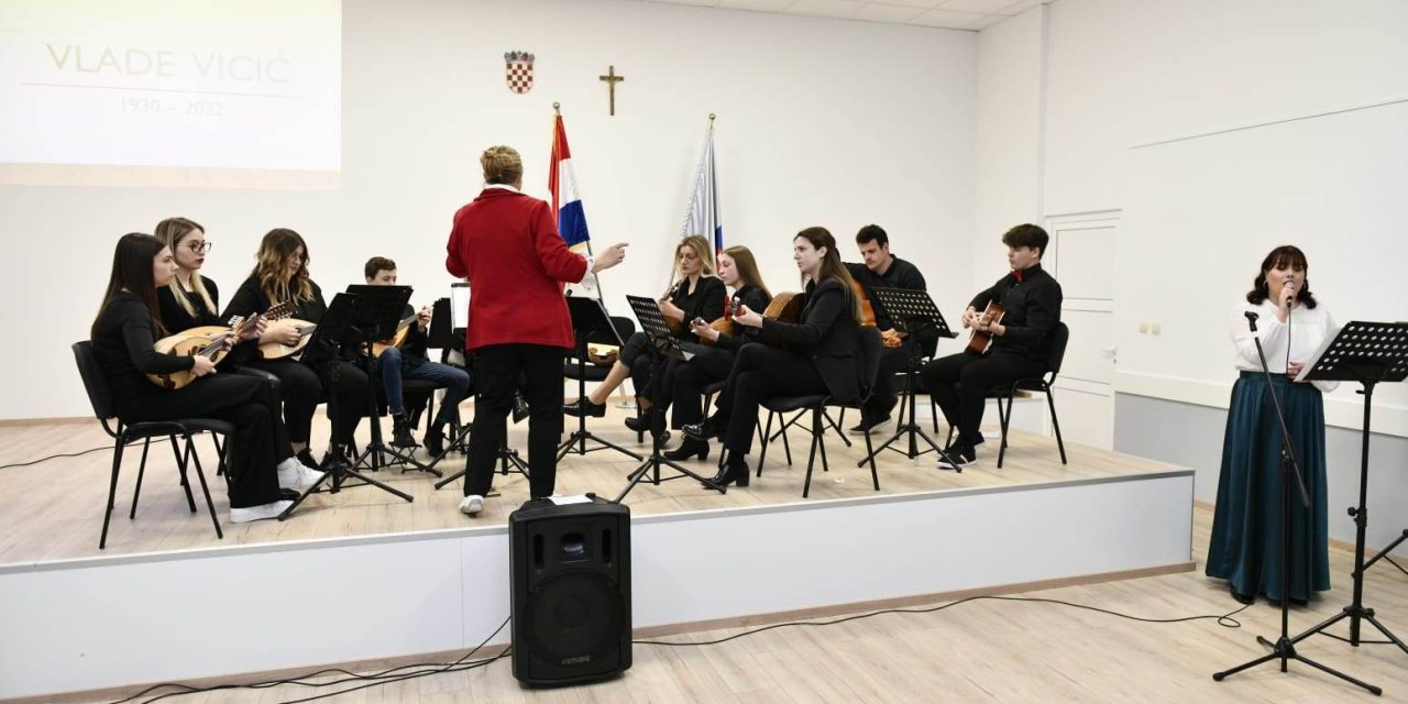 Rahela i Mand orkestar Imotski – 021 portal