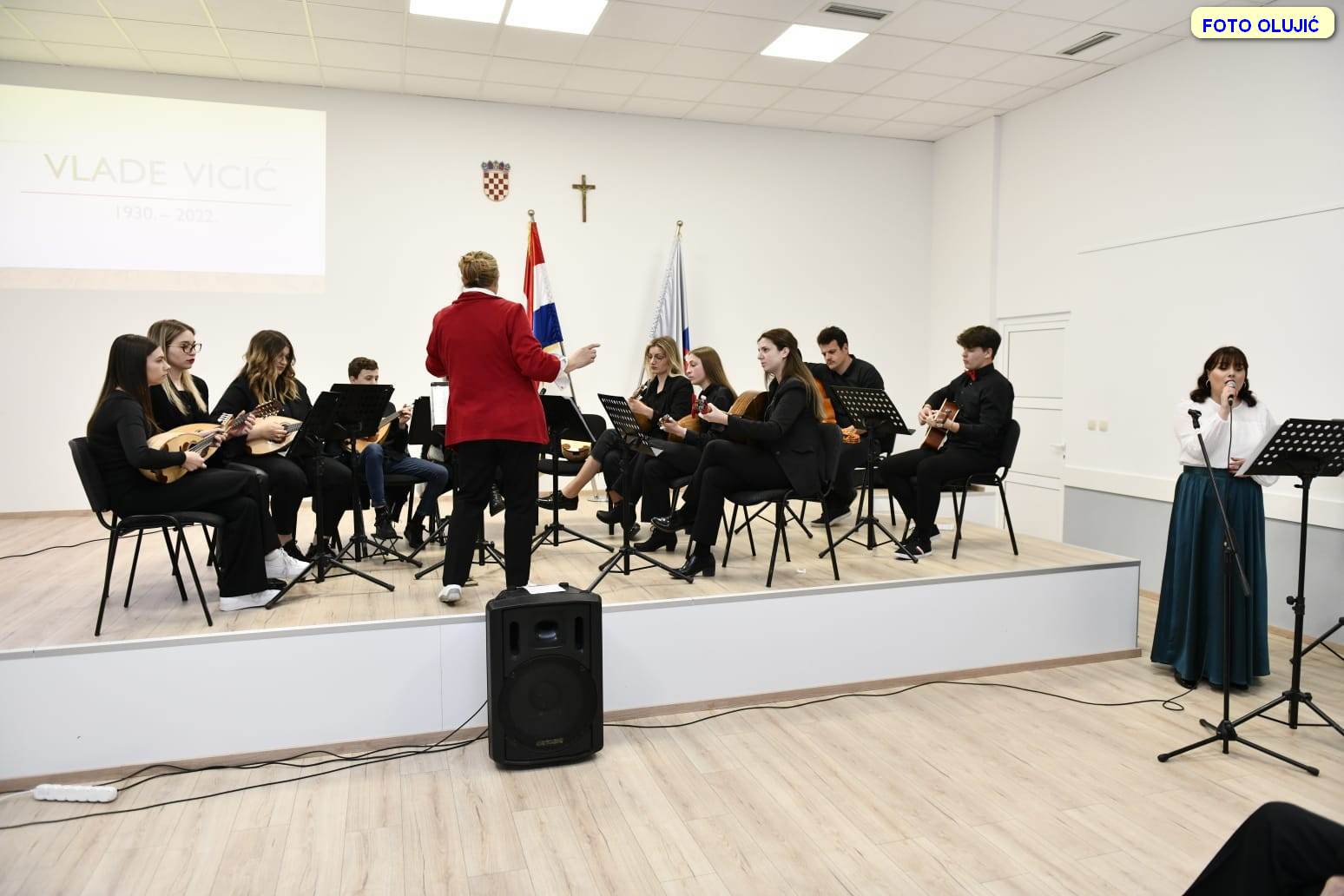Rahela i Mand orkestar Imotski – 021 portal