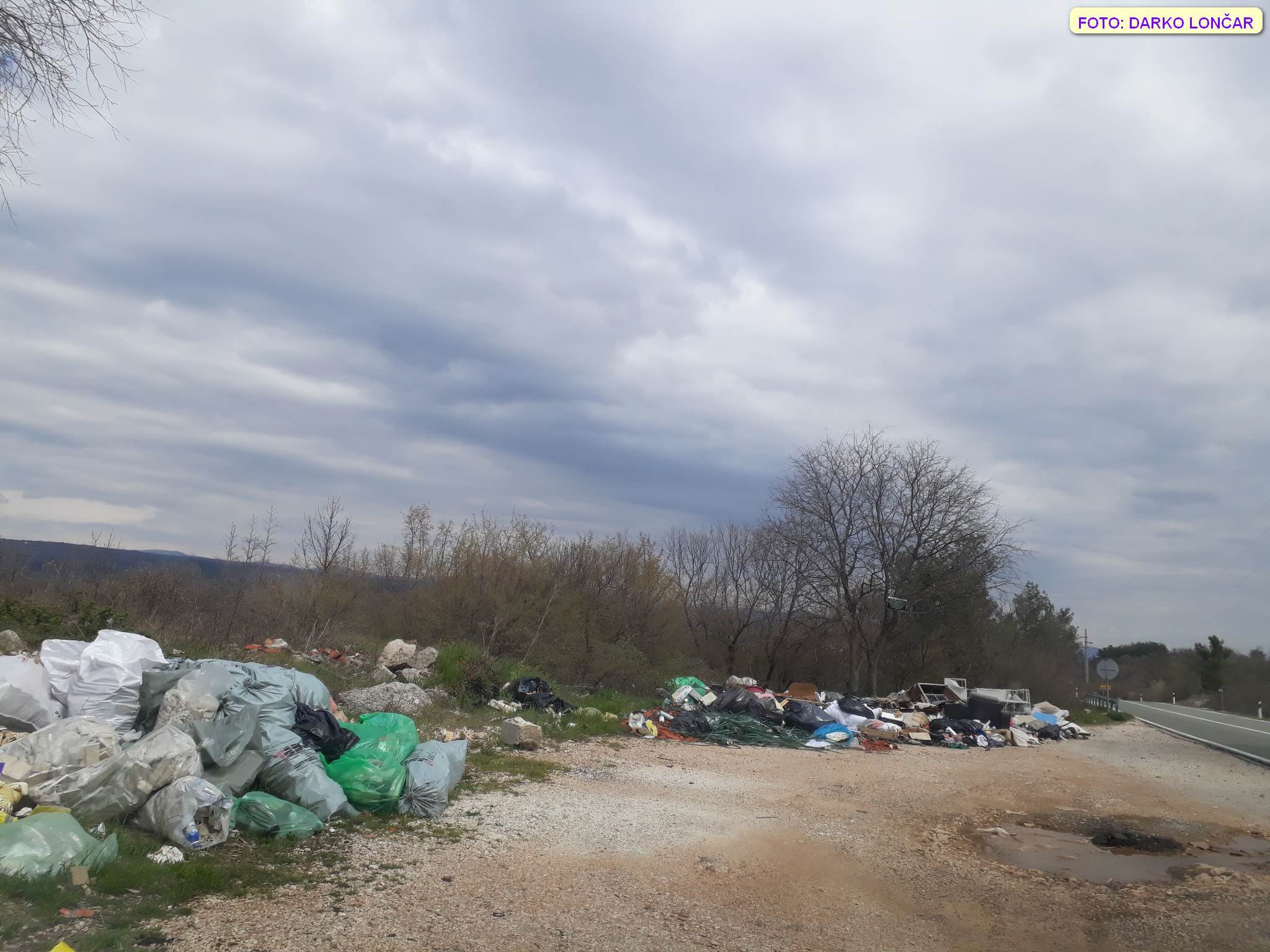 Smeće uz D60 Lasić Vrilo – 021 portal