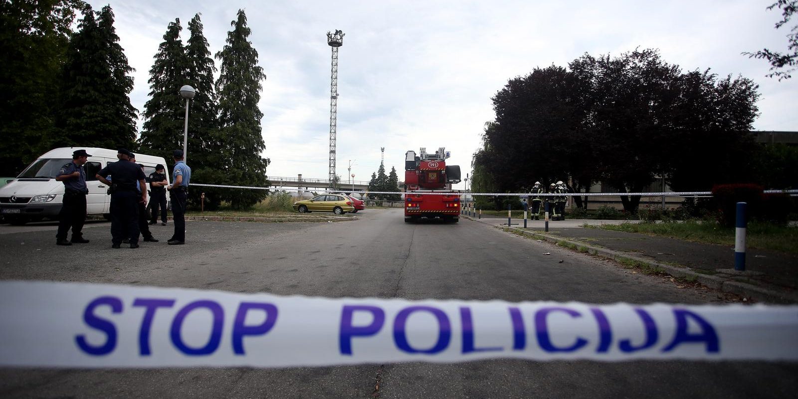Zagreb: Azilant s om?om oko vrata prijetio da ?e se baciti, vatrogasci ga spasili