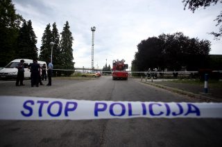 Zagreb: Azilant s om?om oko vrata prijetio da ?e se baciti, vatrogasci ga spasili