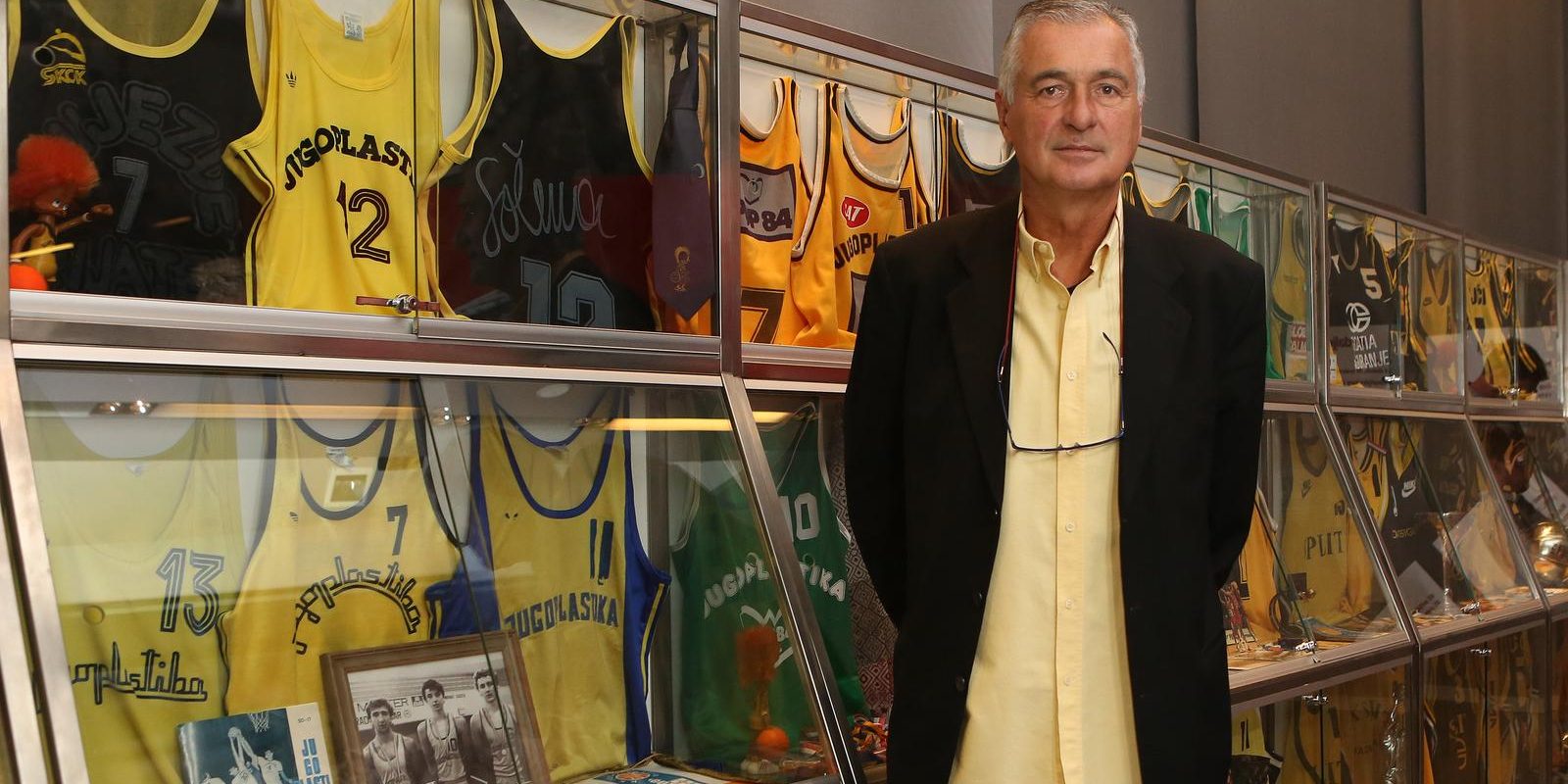 U 74. godini preminuo legendarni ko�arka� Damir �olman, najbolji strijelac Jugoplastike svih vremena