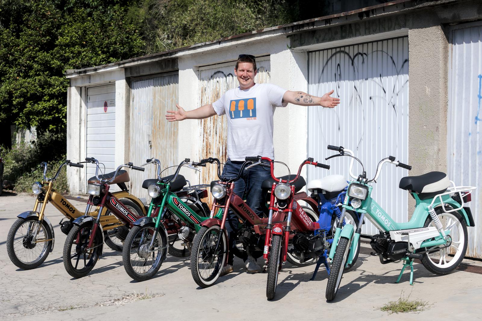 Split: Baldo Đanović vlasnik je 12 restauriranih Tomos motora