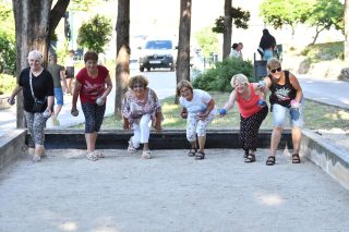 Umirovljenice u Makarskoj igraju boće