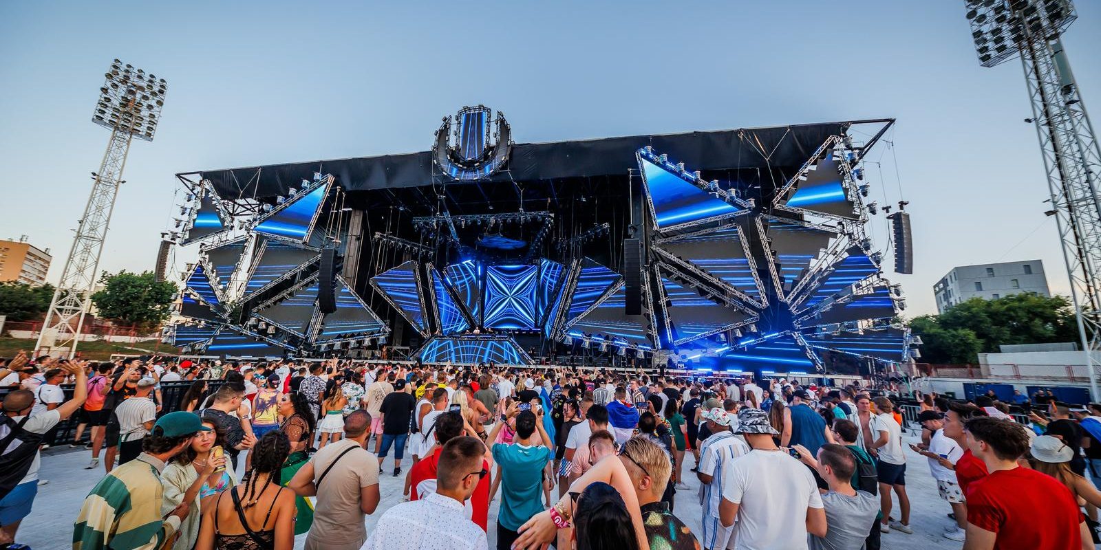 Split: Partijaneri stigli u Park Mladeži gdje će se održati prva večer Ultre