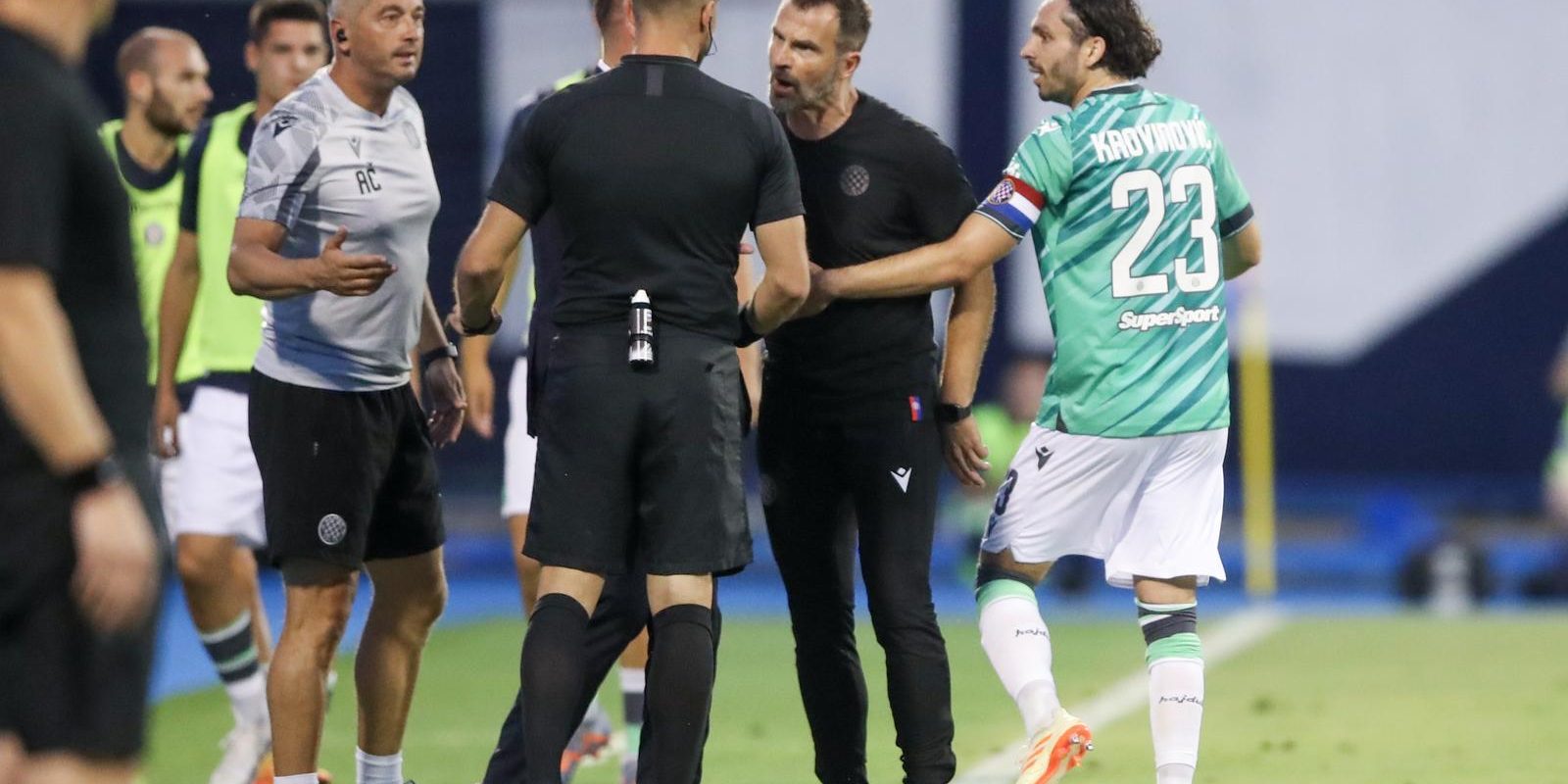 Zagreb: Trener Hajduka Ivan Leko izgubio živce te zaradio isključenje