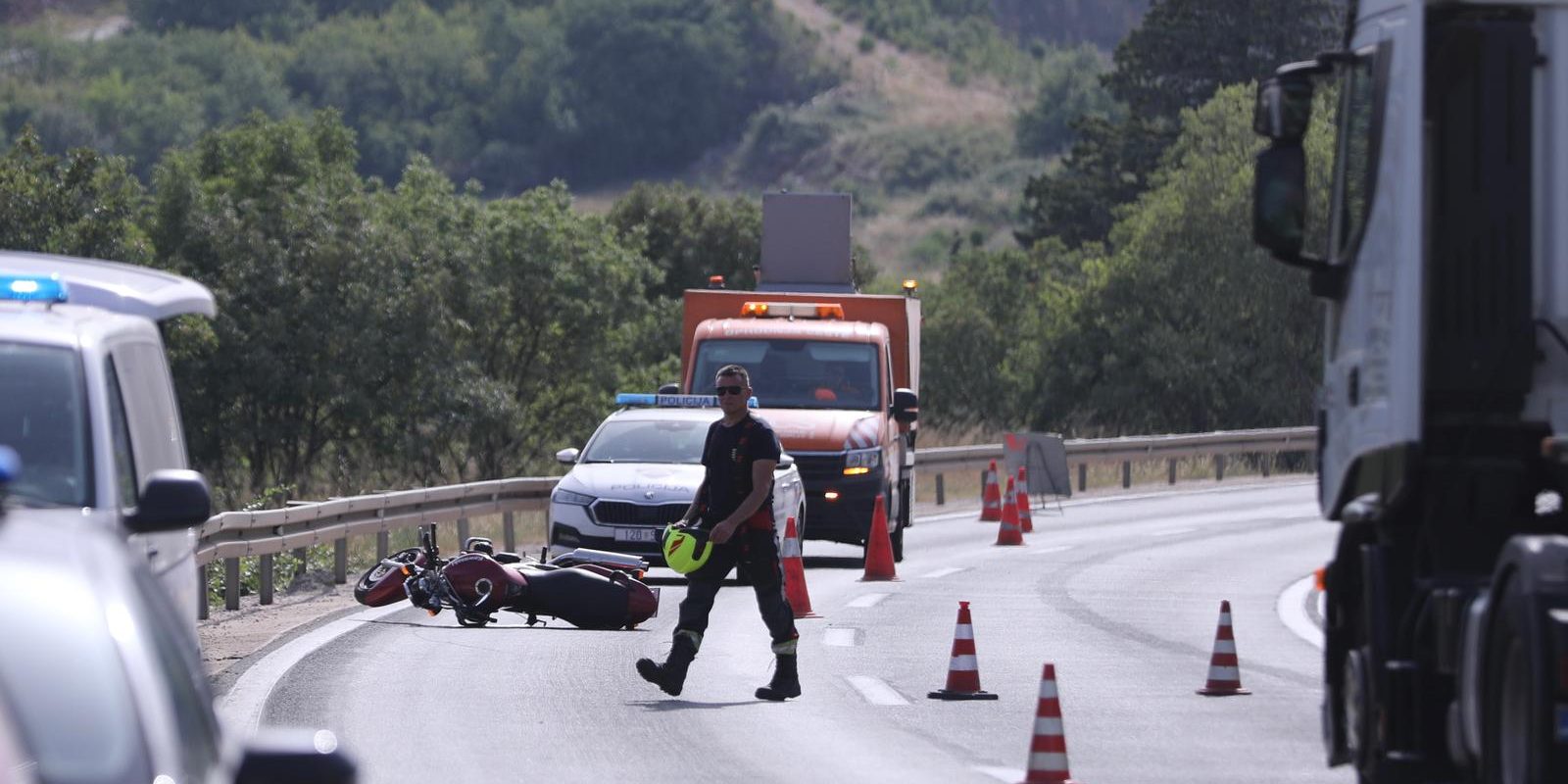 Dugopolje: U prometnoj nesreći smrtno stradao motociklist