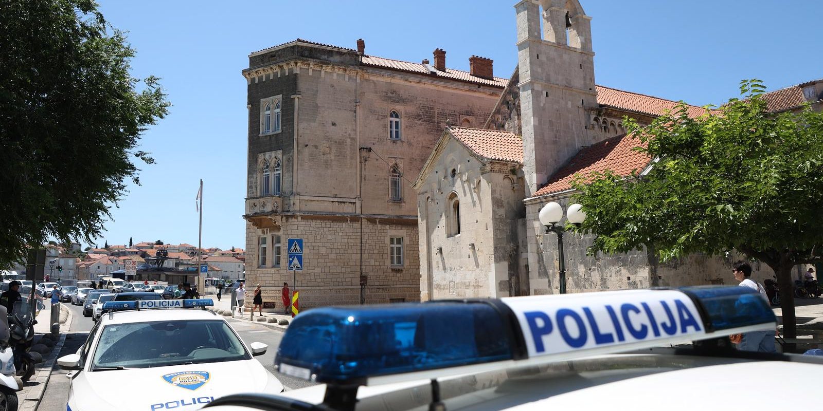 Trogir: Policijske partole blokirale su oba Čiovska mosta, pregledava se svaki automobil