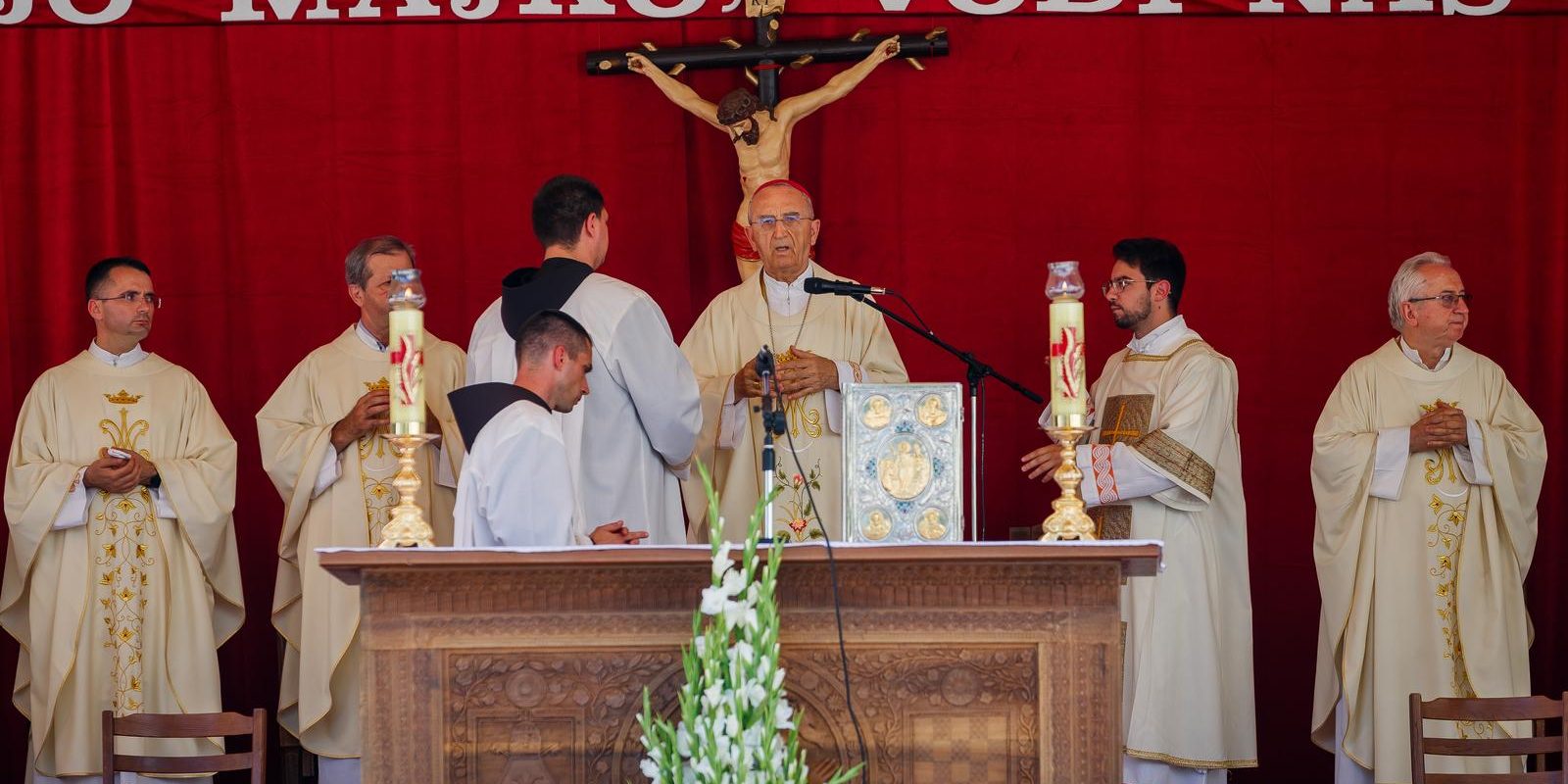 Sinj: Procesija i misa povodom blagdana Velike Gospe koju je predvodio Želimir Puljić