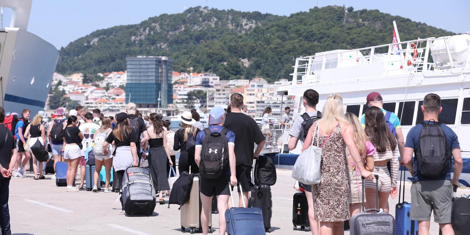 Split: Gužva u splitskoj trajektnoj luci