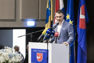 Predsjednik Republike Zoran Milanović na svečanoj sjednici Gradskog vijeća Grada Makarske