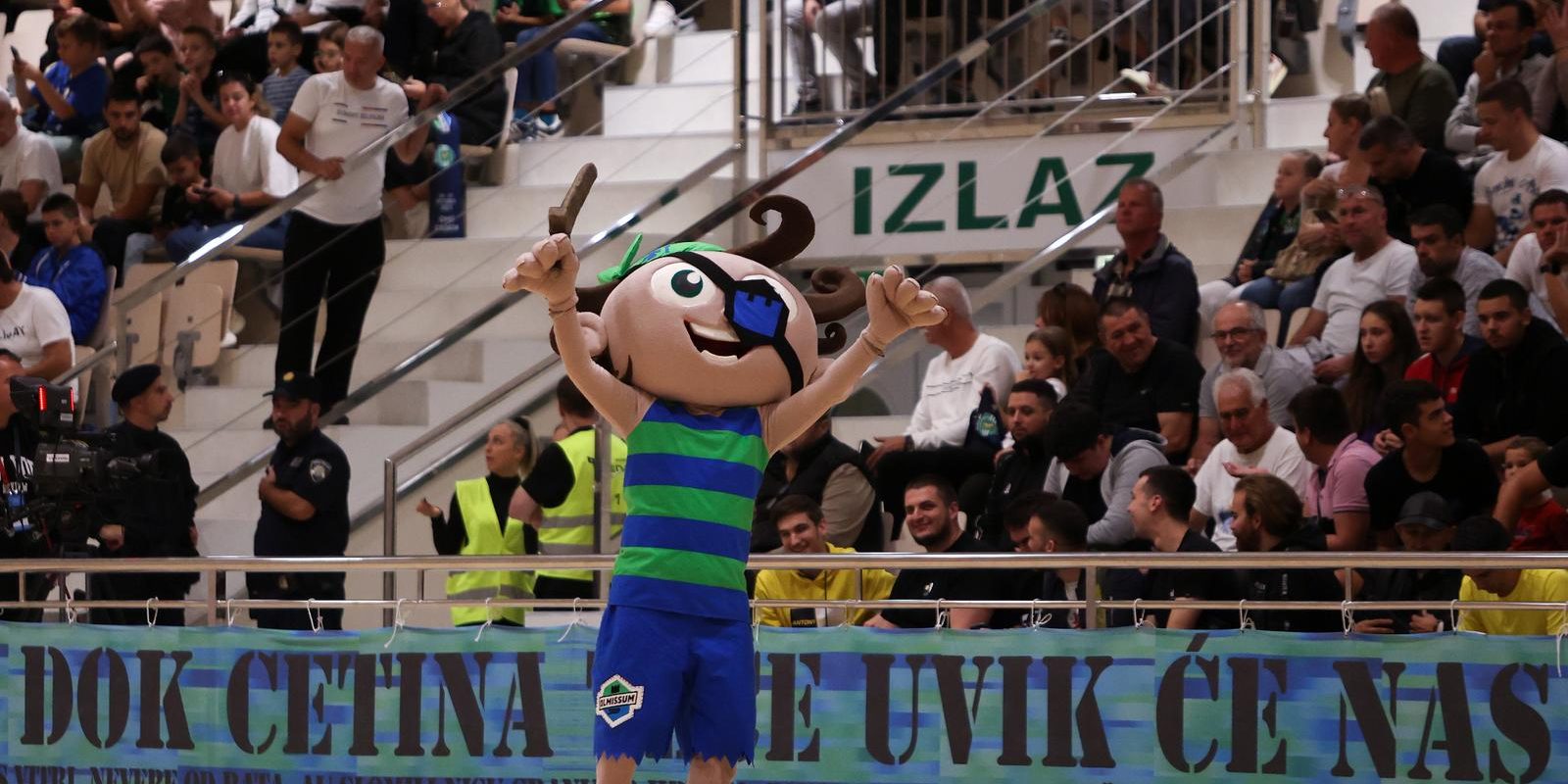 Omiš: UEFA Futsal Liga Prvaka, Grupa 1: MNK Olmissum – FC Hit