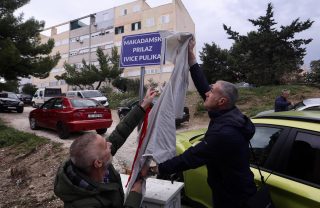 Split: Na Gripama građani održali prosvjed i otvorili “Makadamski prilaz Ivice Puljka”