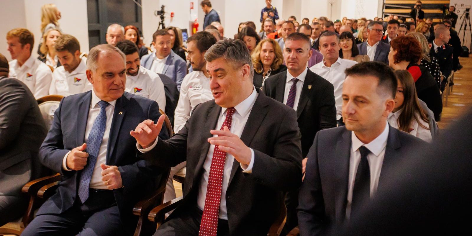 Trogir: Zoran Milanović sudjelovao na svečanoj sjednici Gradskog vijeća Grada Trogira