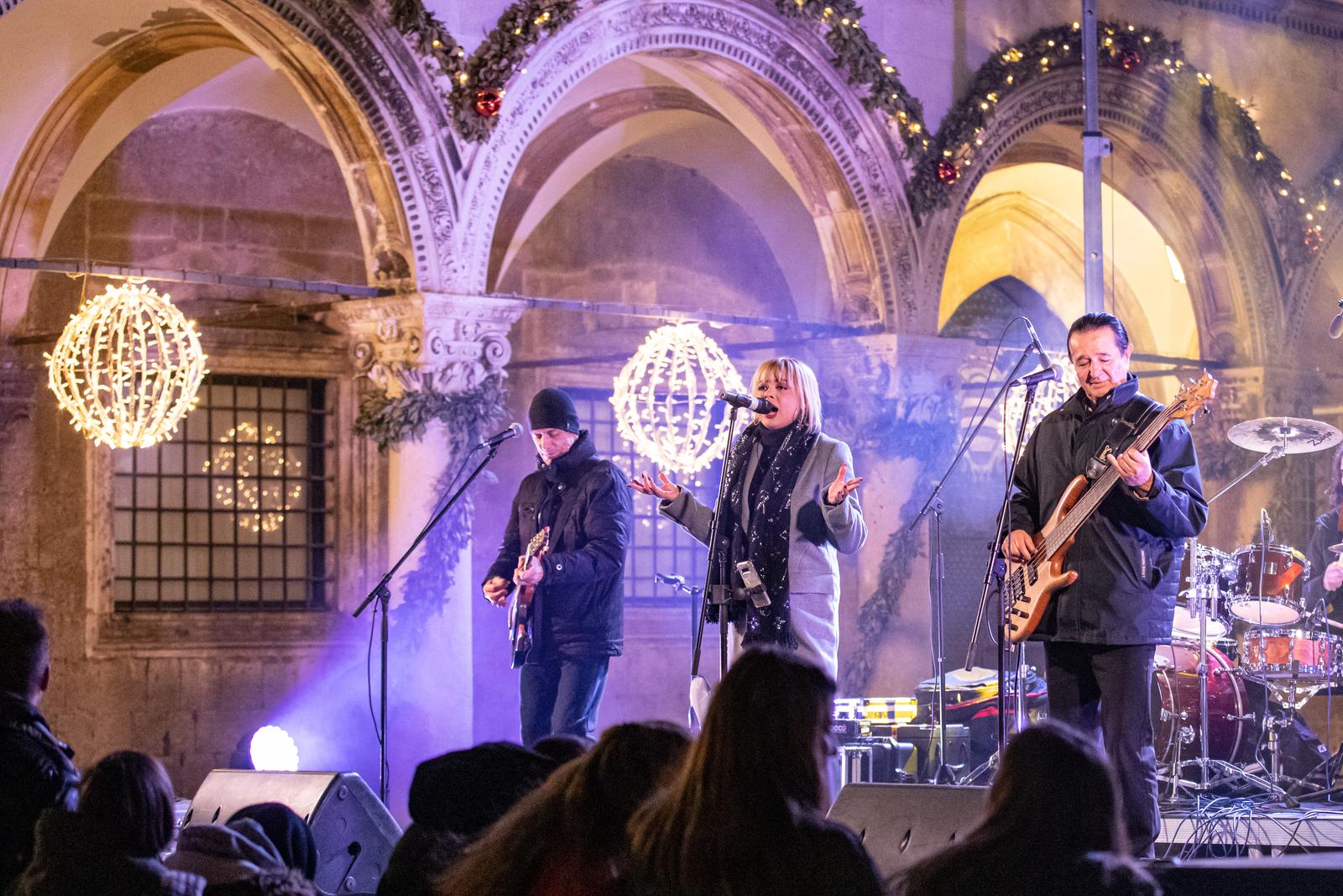 Koncert Magazina na Stradunu