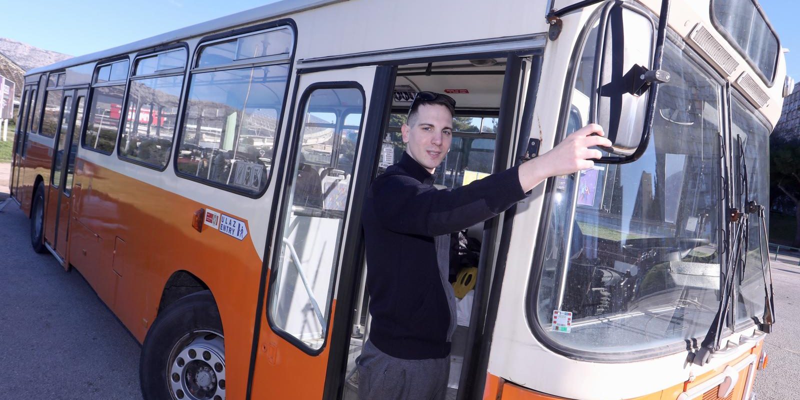 Split: Josip je kupio retro autobus iz 1981. i sad besplatno vozi građane