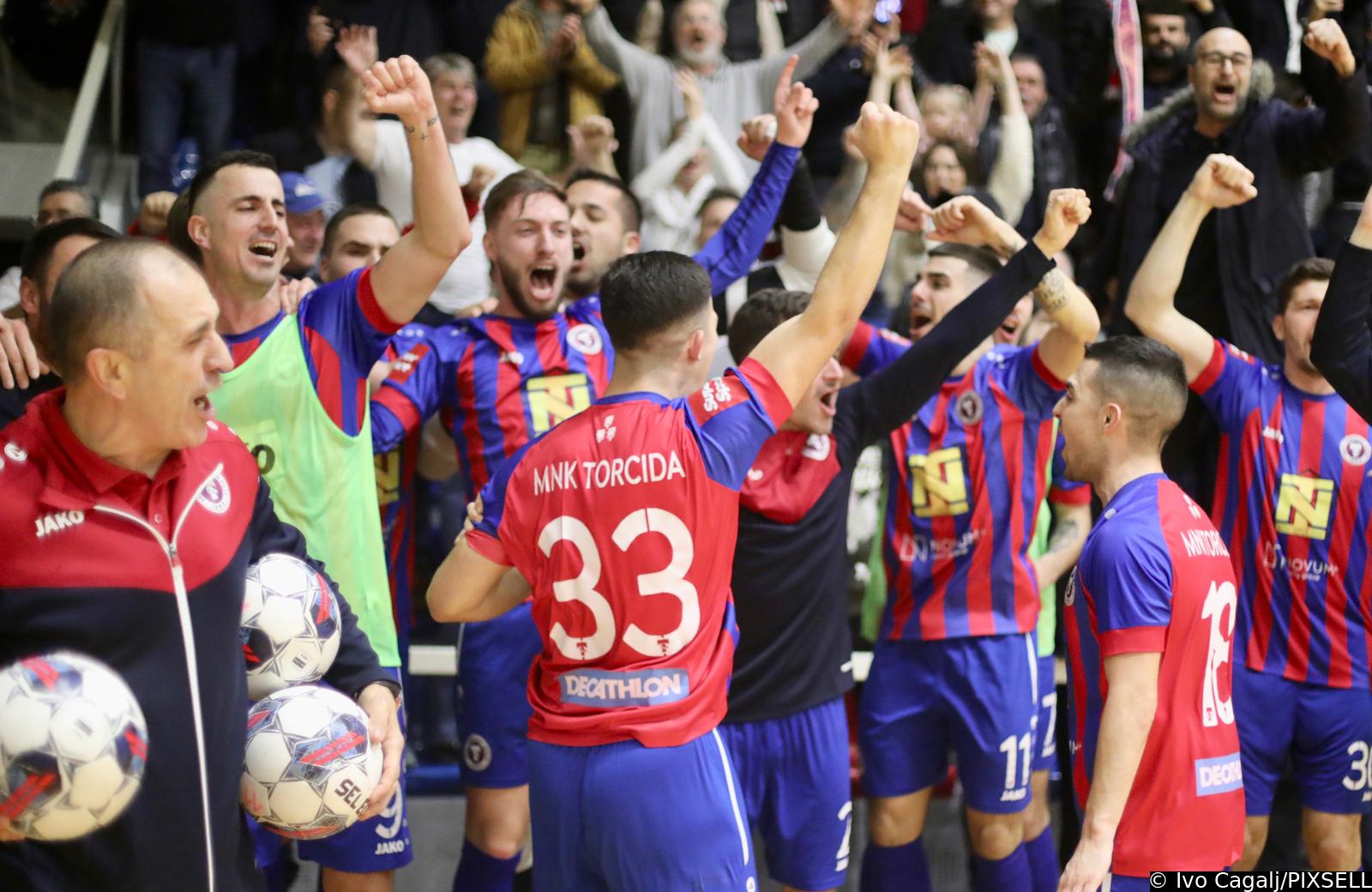 Split: Malonogometna utakmica MNK Torcida – Futsal Dinamo na kojoj domaćin slavi 40. godišnjicu