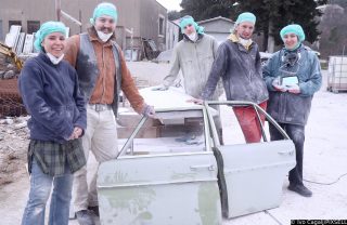 Mladi europski kipari stigli u Imotski, punom parom rade spomenik kultnom Mercedesu