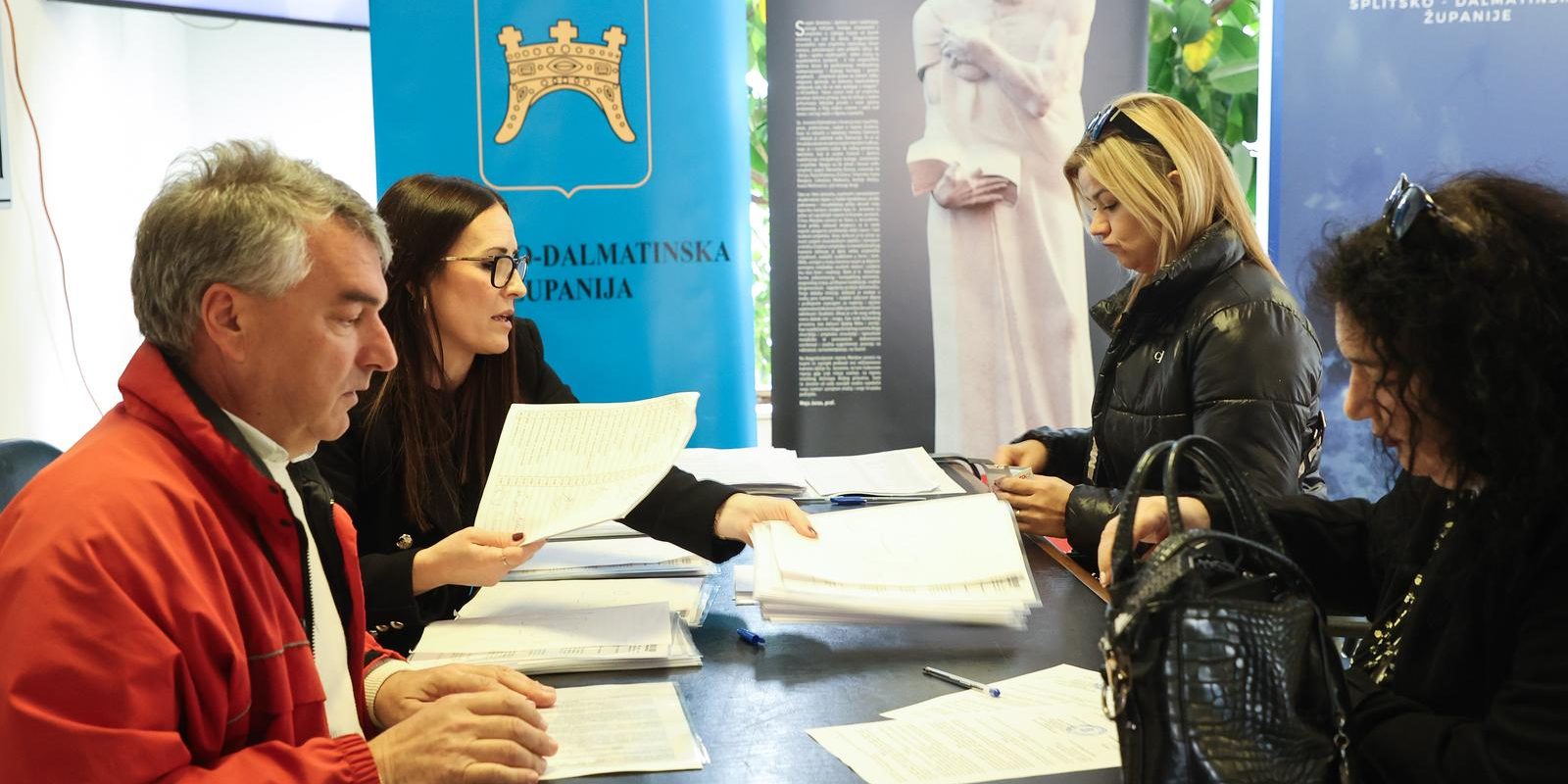 Župan Boban uručio ugovore poduzetnicima početnicima te poduzetnicama