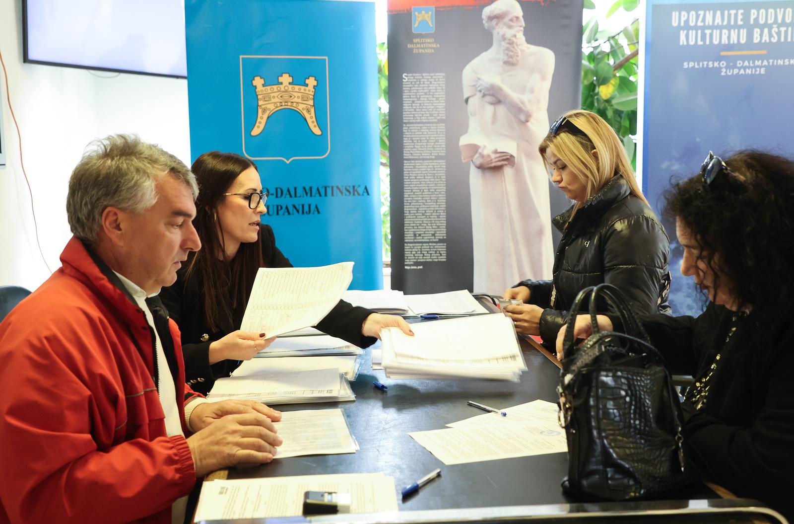 Župan Boban uručio ugovore poduzetnicima početnicima te poduzetnicama