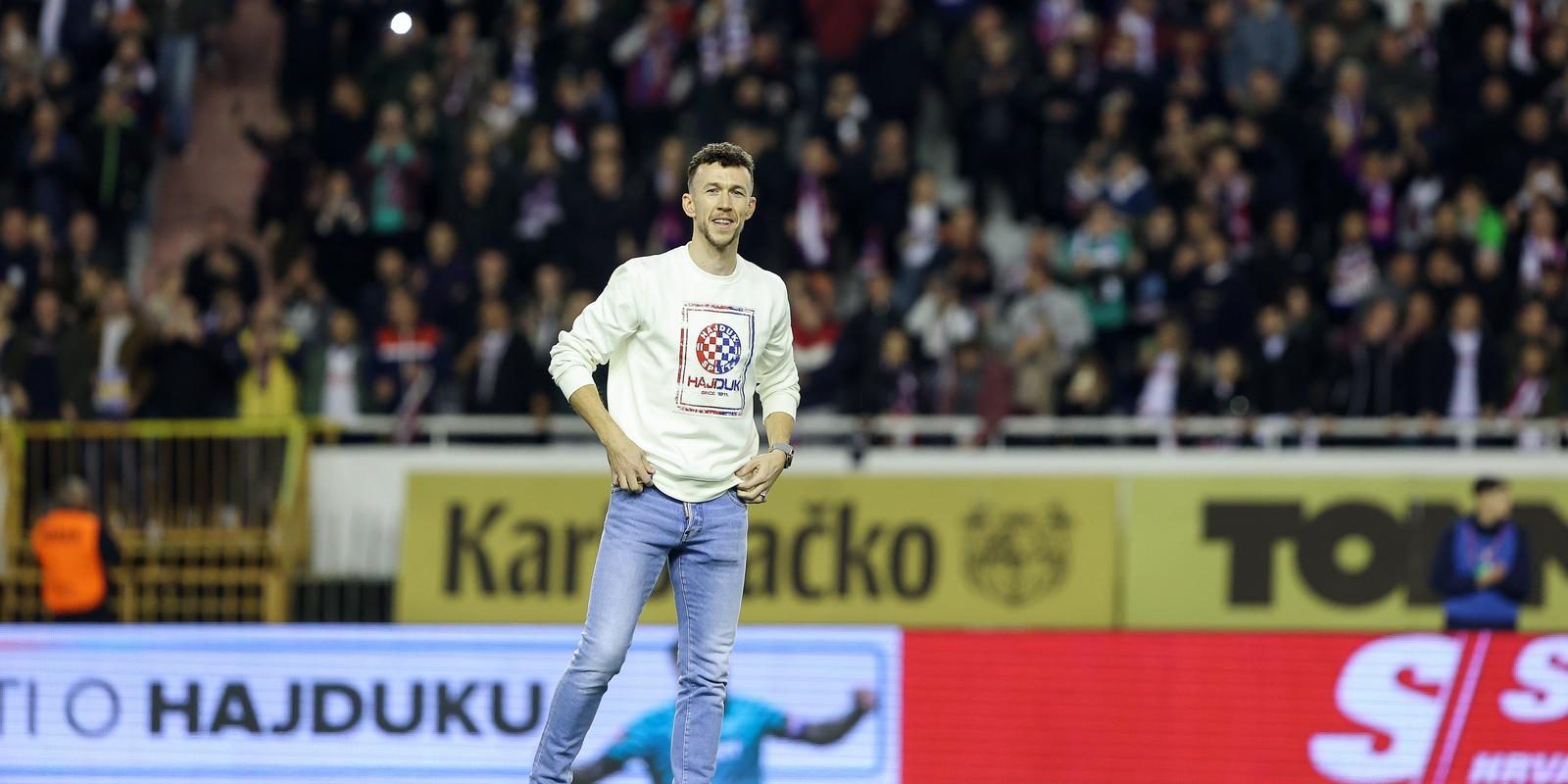 Split: Ivan Perišić i Josip Brekalo pozdravili su navijače na Poljudu  prije početka utakmice
