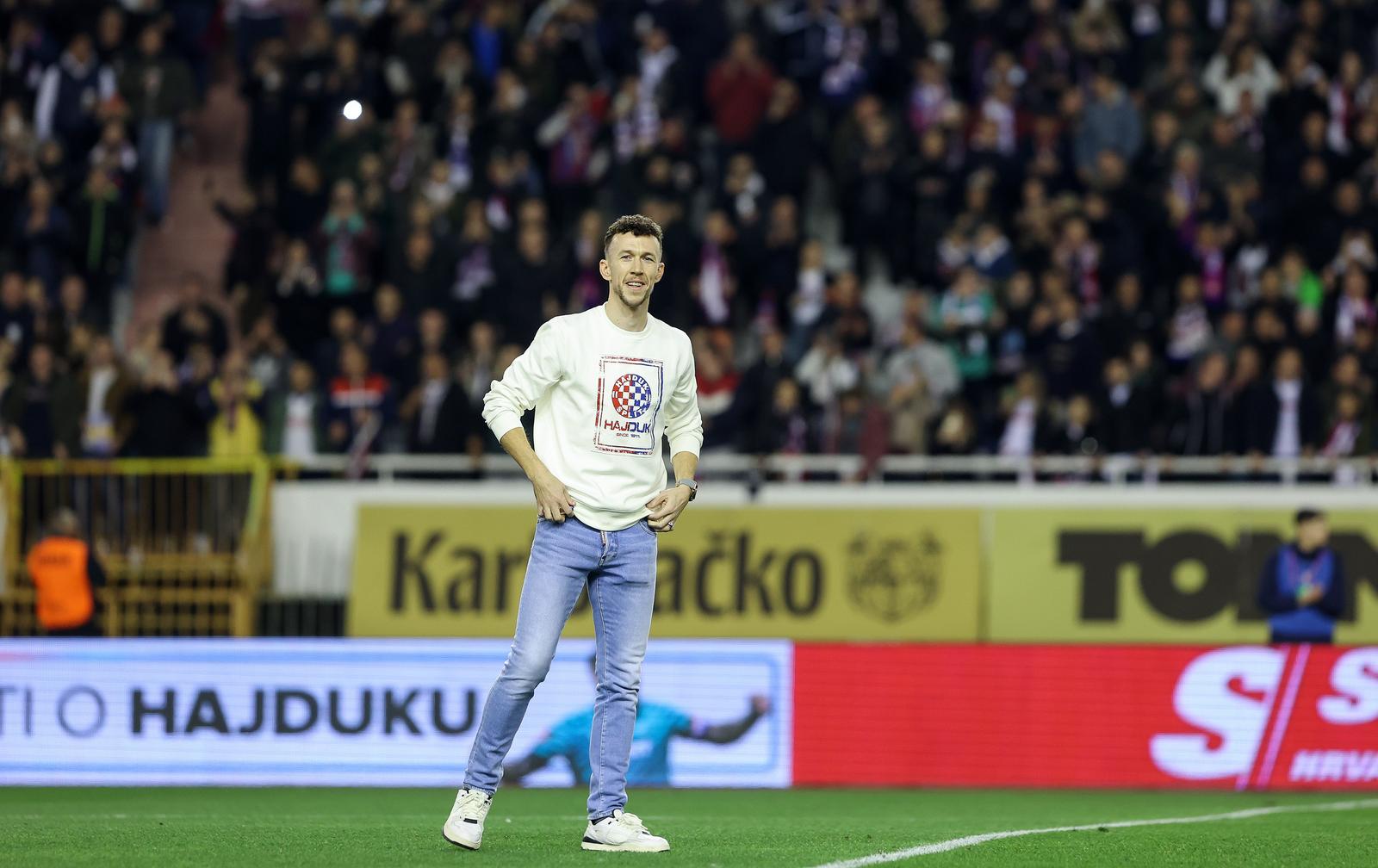 Split: Ivan Perišić i Josip Brekalo pozdravili su navijače na Poljudu prije početka utakmice