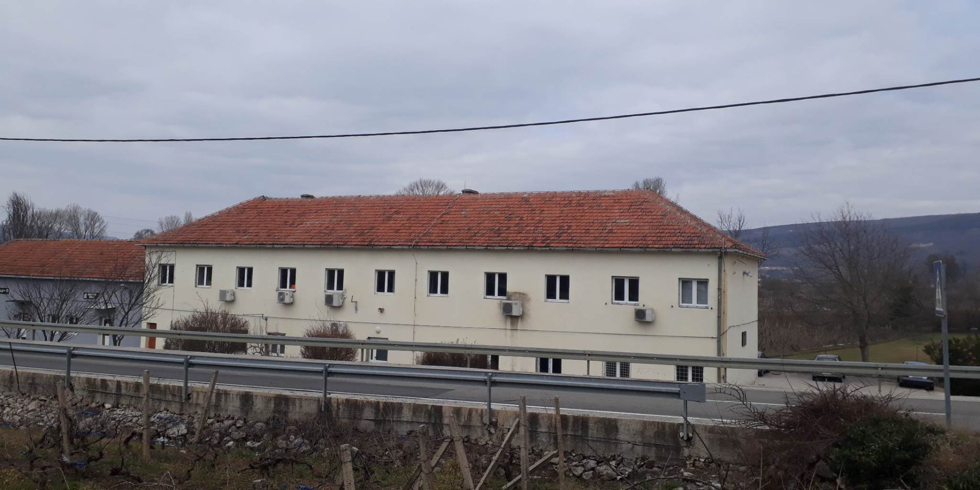 Zgrada općine Podbablje – 021 portal