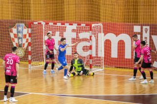 Završnica Kupa Hrvatske u malom nogometu, polufinale, Futsal Pula – Futsal Dinamo