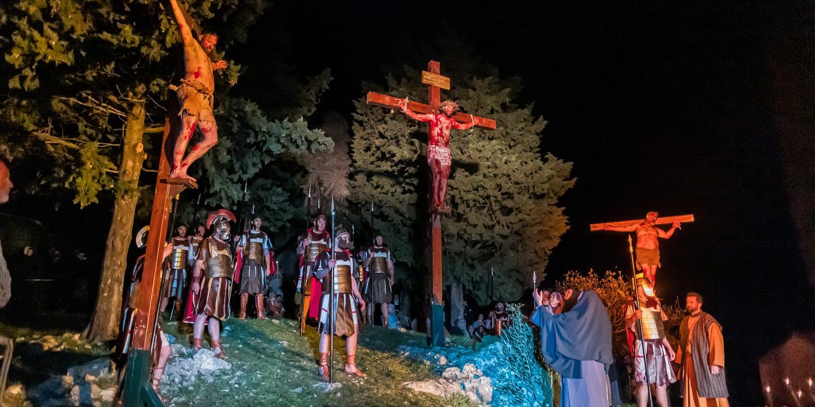 Imotski: Oko 350 sudionika sudjelovalo u uprizorenju Isusove muke