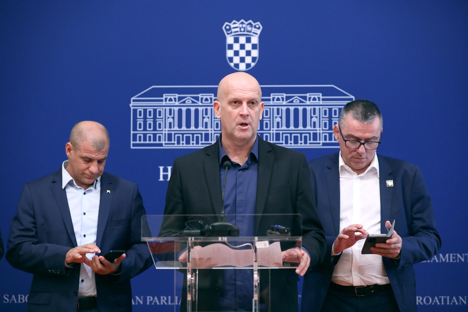 Zagreb: Domovinski pokret o zloupotrebi školstva u ideološke svrhe