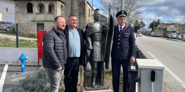 e89df351-f0cf-4434-a369-57a51062e103