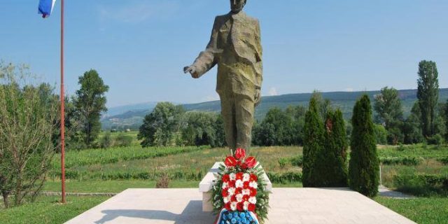Spomenik Tuđmanu Kamenmost – 021 portal