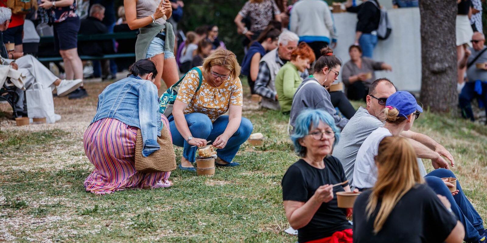 Split: Gradonačelnik Ivica Puljak dijelio grah na Marjanu povodom proslave Praznika rada