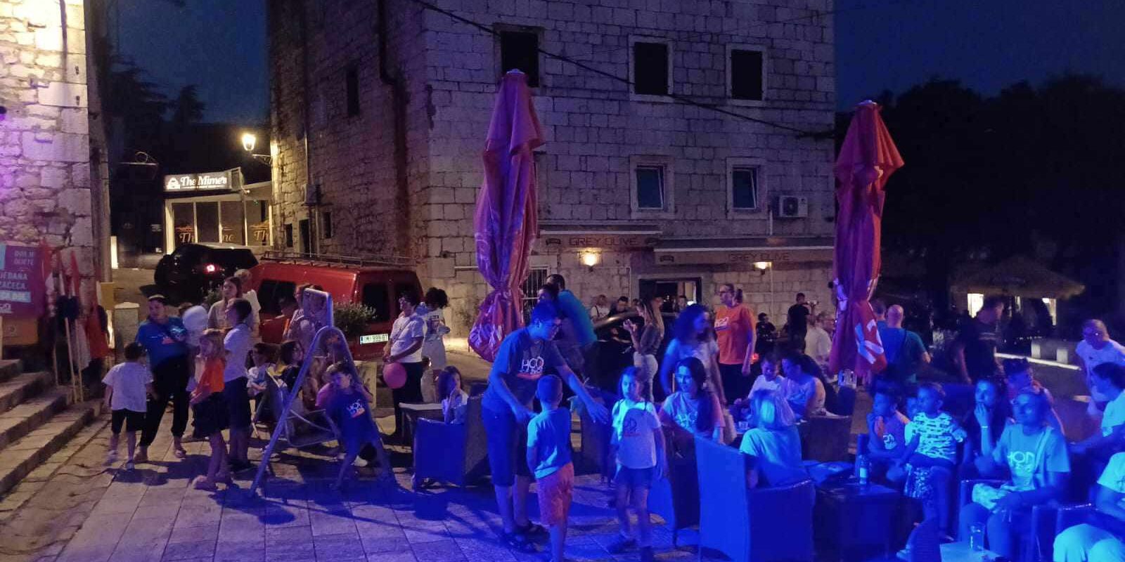 Noćni središnji trg Imotski – 021 portal