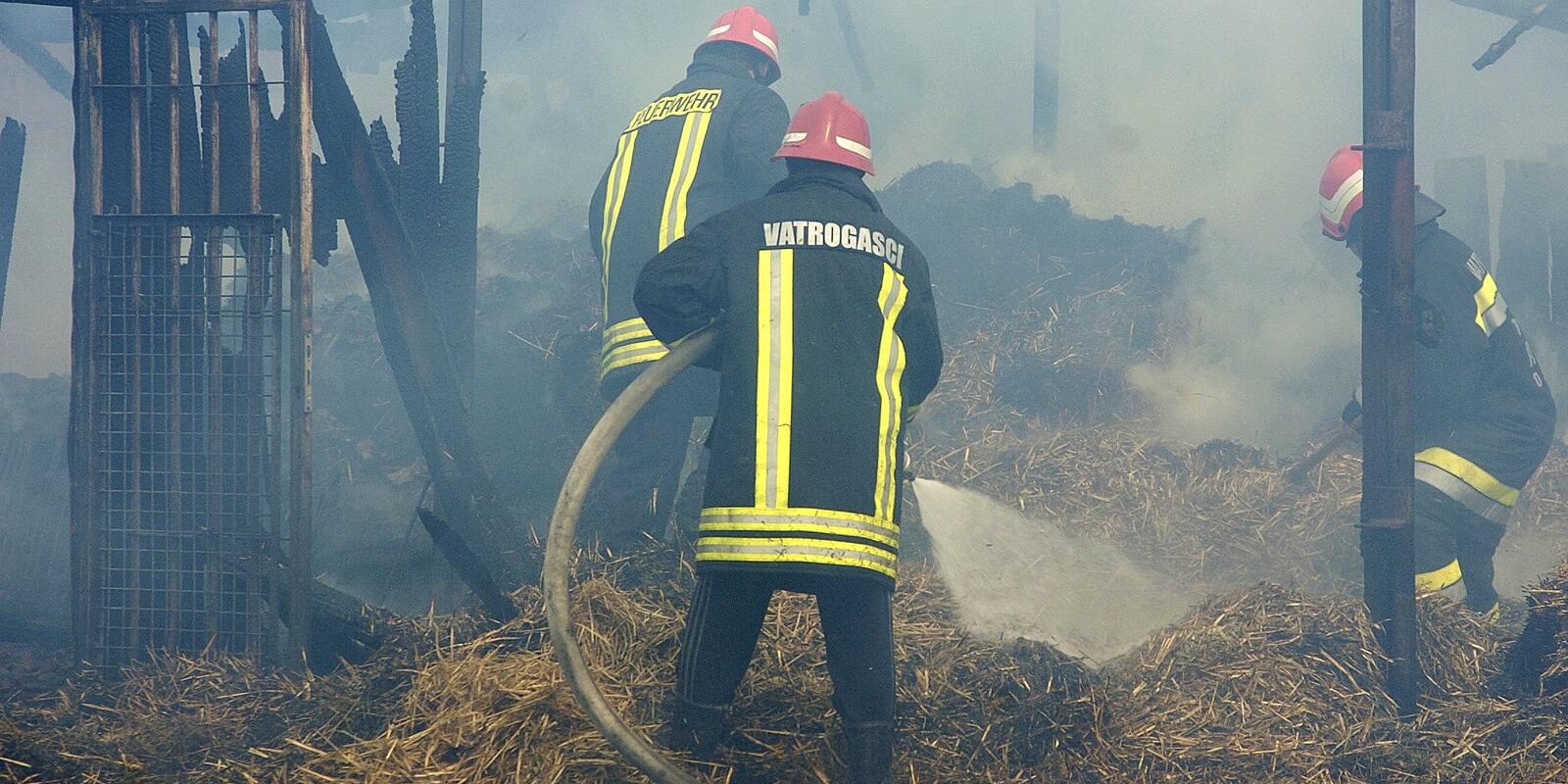 Osijek: U po�aru u Beketincima izgorio poljoprivredni posjed obitelji Mitrovi?