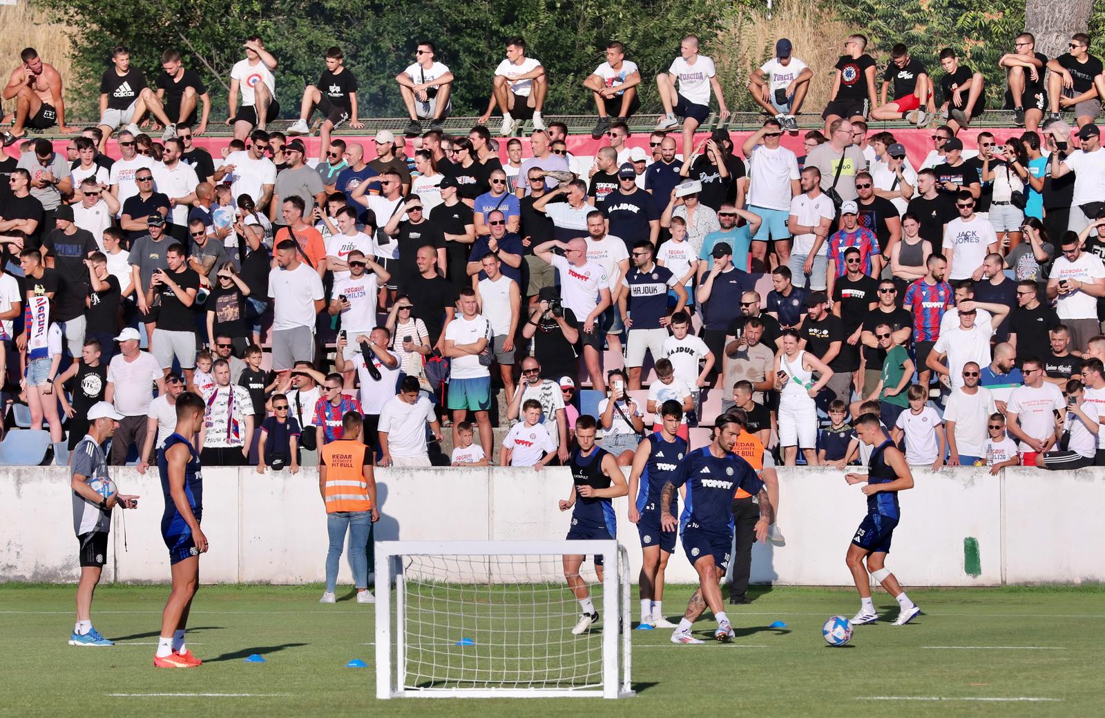 Split: Gattuso održao otvoreni trening Hajduka pred navijačima