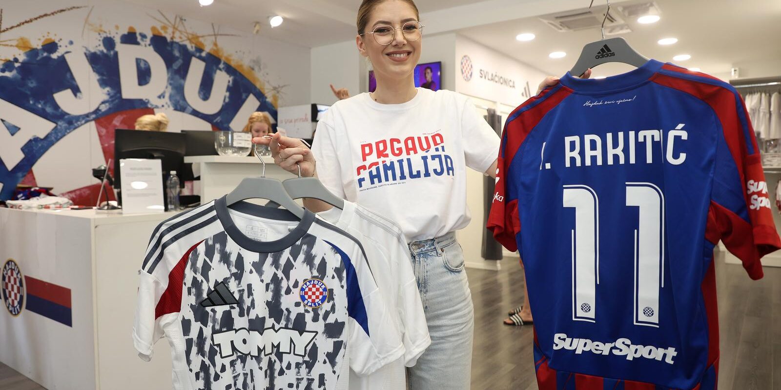 Split: Rakitićev dres u Fan shopu Hajduk