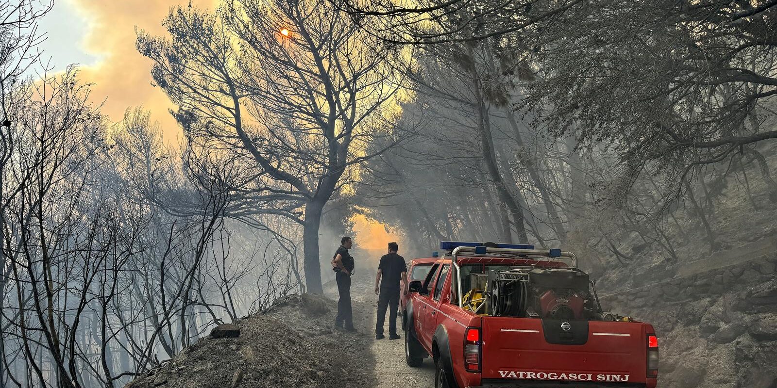 Veliki požar u blizini Solina, podignuta i 4 kanadera