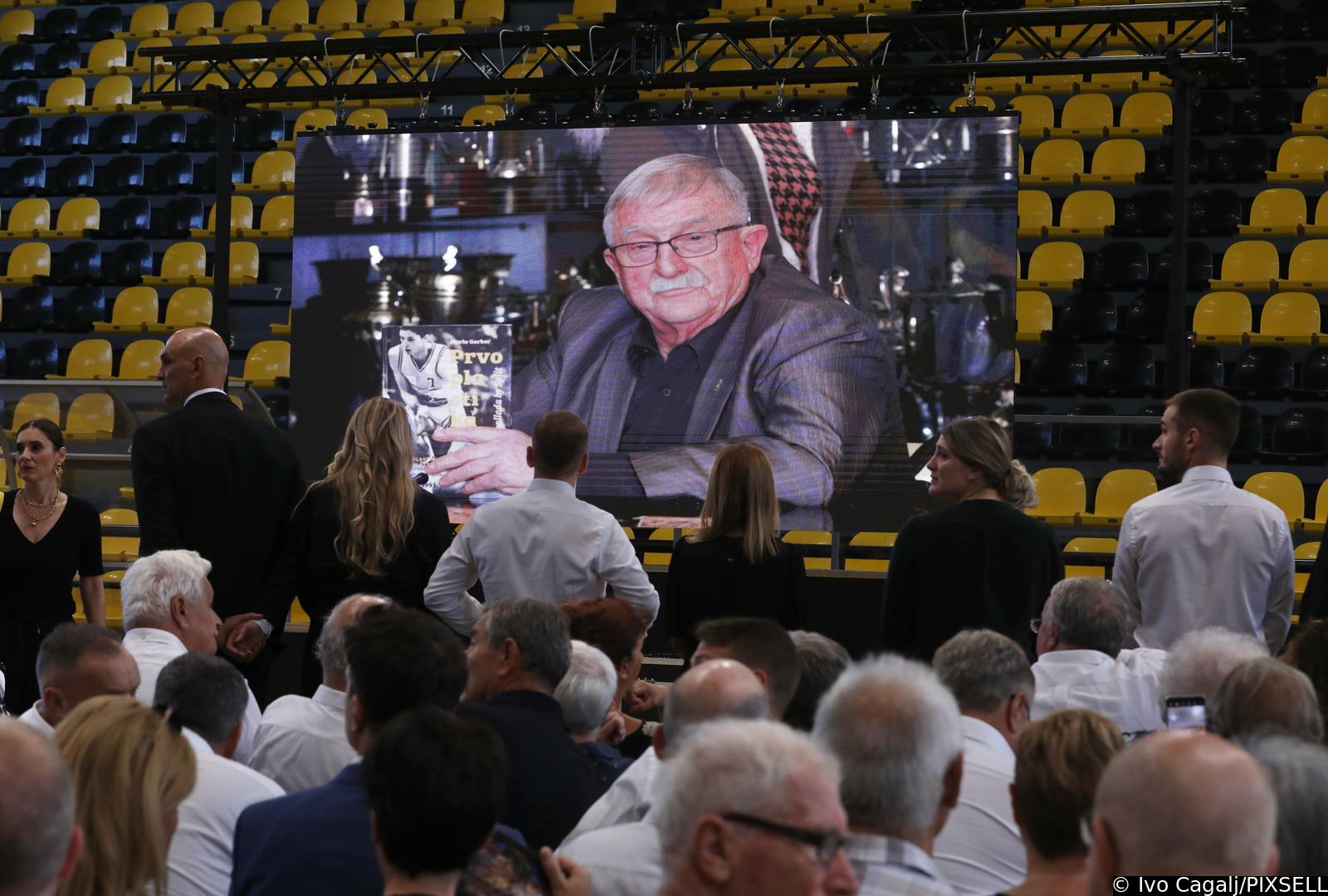 Split: Održana komemoracija za košarkašku legendu Ratu Tvrdića
