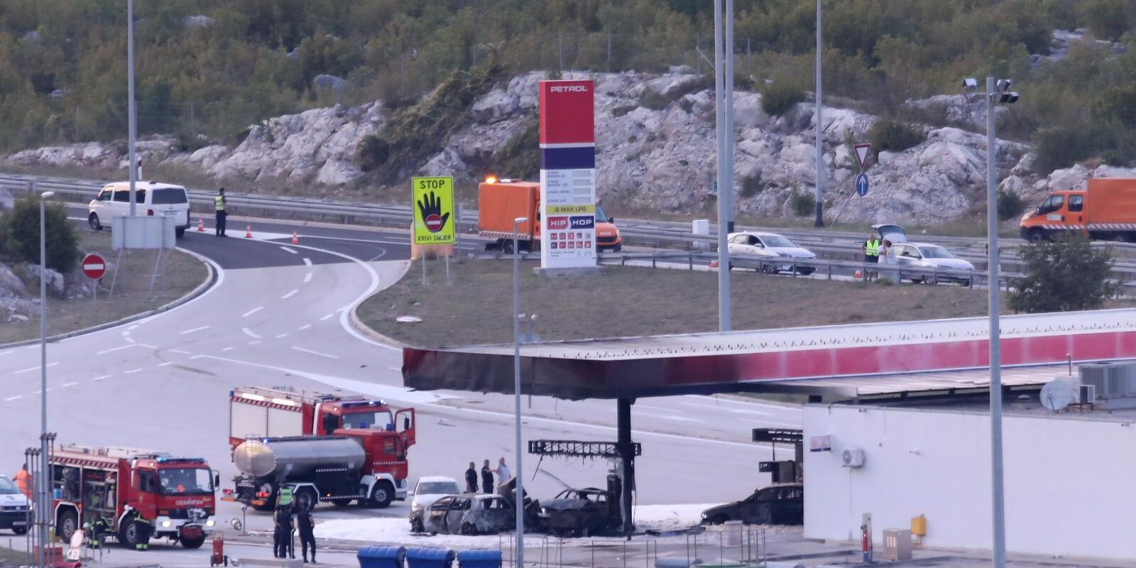Strava na A1: Automobilom se zabio u benzinsku, jedna osoba poginula