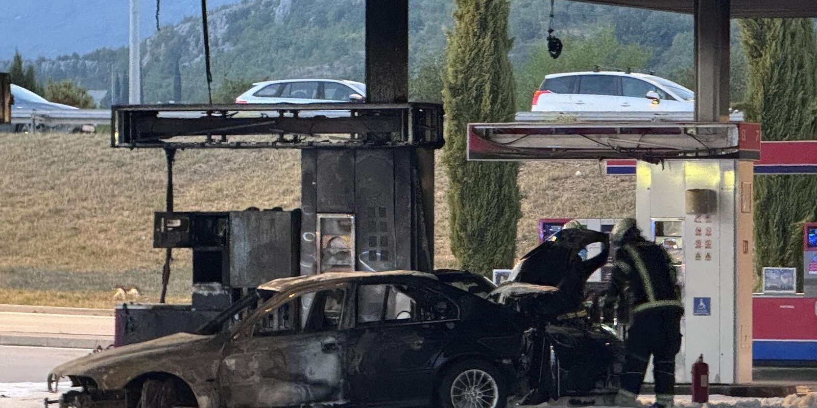 Strava na A1: Automobilom se zabio u benzinsku, jedna osoba poginula