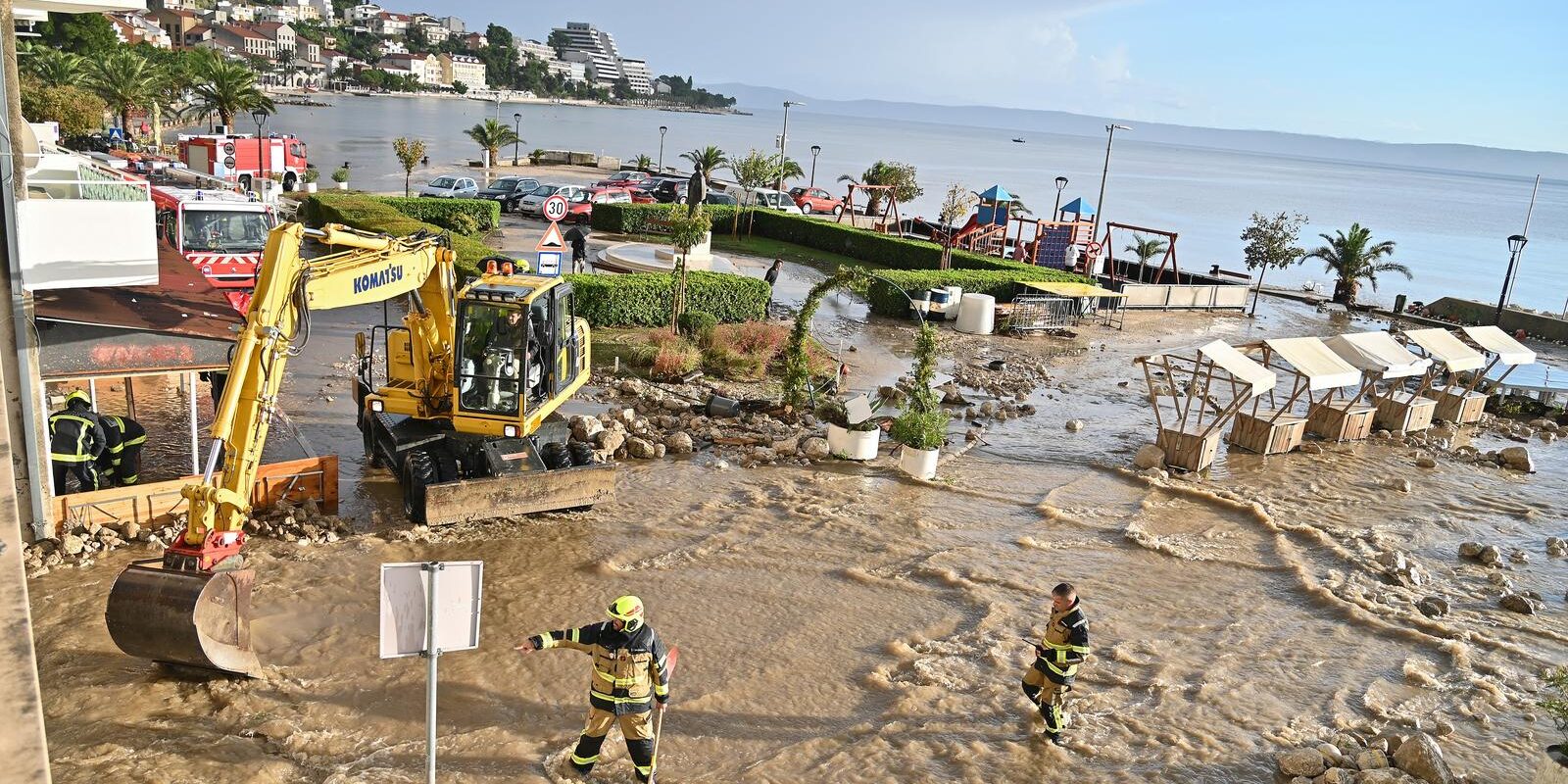 Bujica poplavila Podgoru tijekom jakog kišnog nevremena
