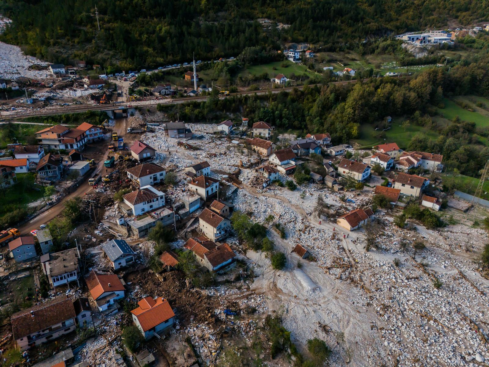 Snimke iz zraka prikazuju razmjere katastrofe u Donjoj Jablanici