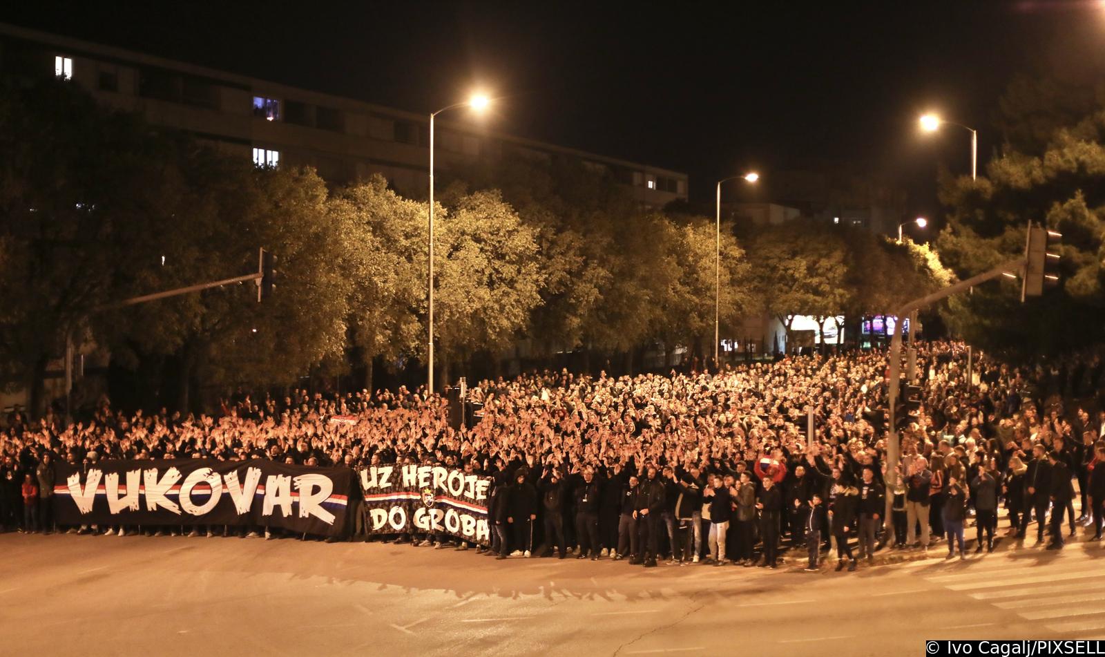 Split: Torcida mimohodom obilježila obljetnicu stradanja Vukovara