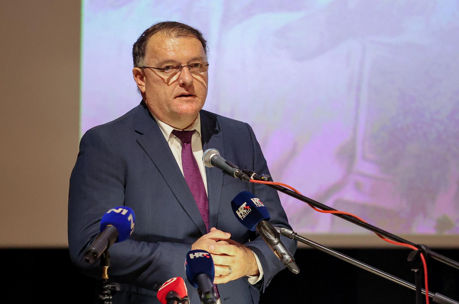 Predsjednik Milanović na svečanoj sjednici vijeća u Makarskoj