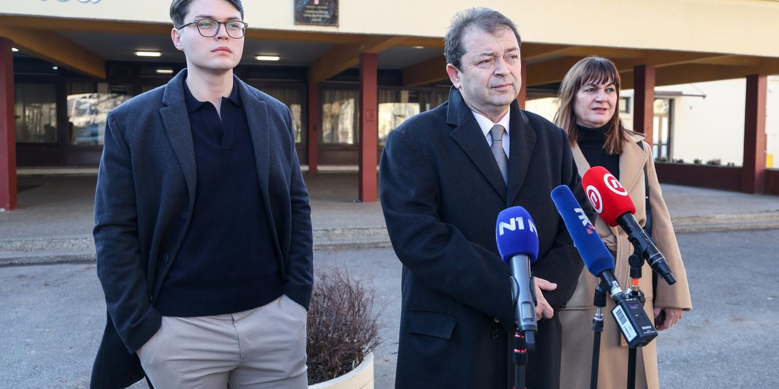Zagreb: Predsjednički kandidat Tomislav Jonjić glasovao na predsjedničkim izborima